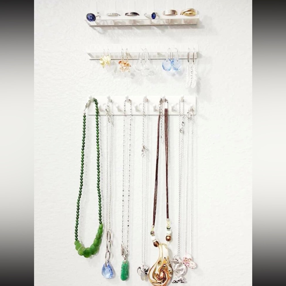 Wall Mounted Jewelry Storage Rack - Picture 2 of 3